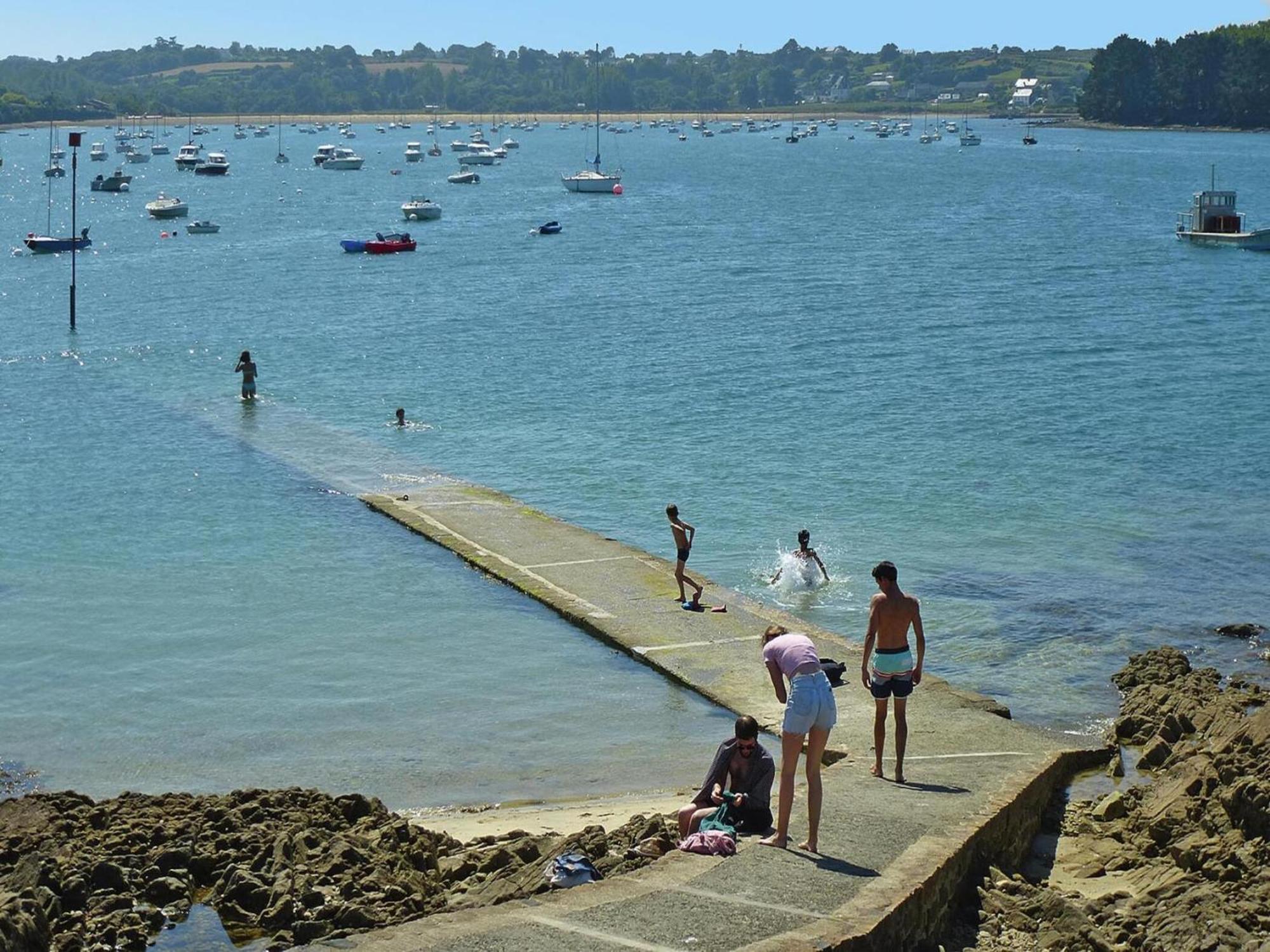 Pretty Breton Holiday Home In A Top Location Plougasnou Ngoại thất bức ảnh