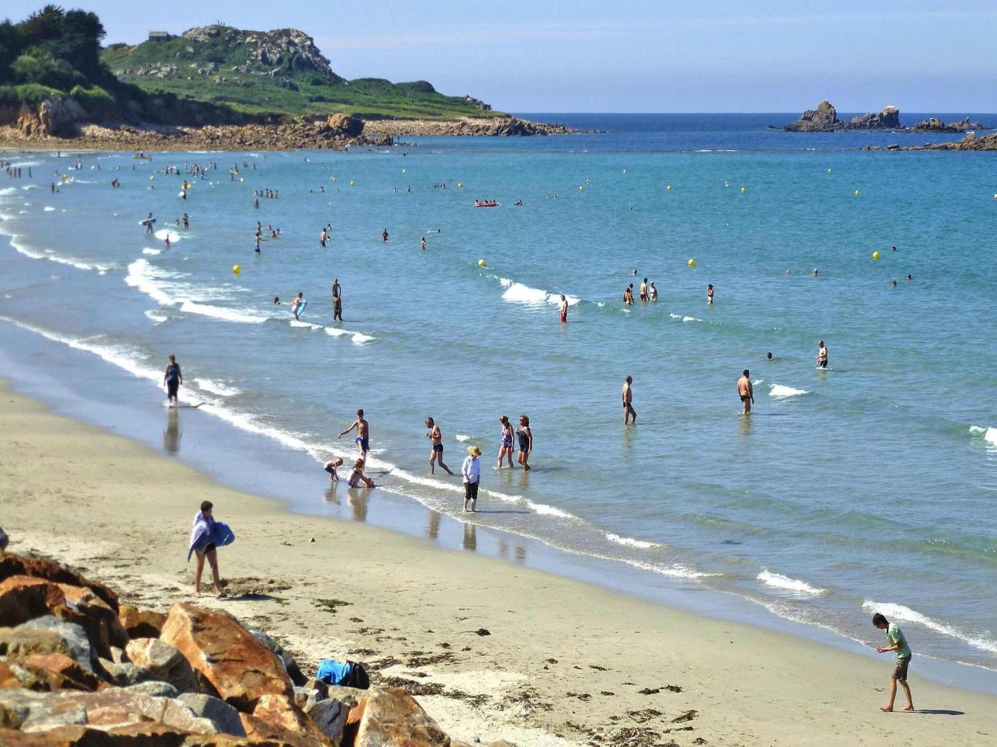 Pretty Breton Holiday Home In A Top Location Plougasnou Ngoại thất bức ảnh